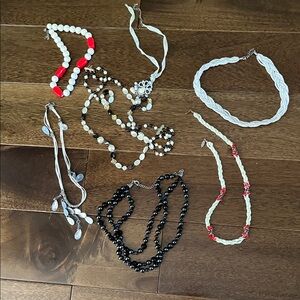 Elegant Black and White Beaded Necklace Set